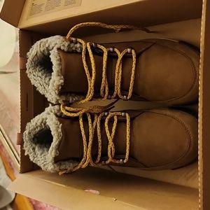 The North Face Women's Sierra Mid Lace WP Boots. Winter 2022. Never Worn!